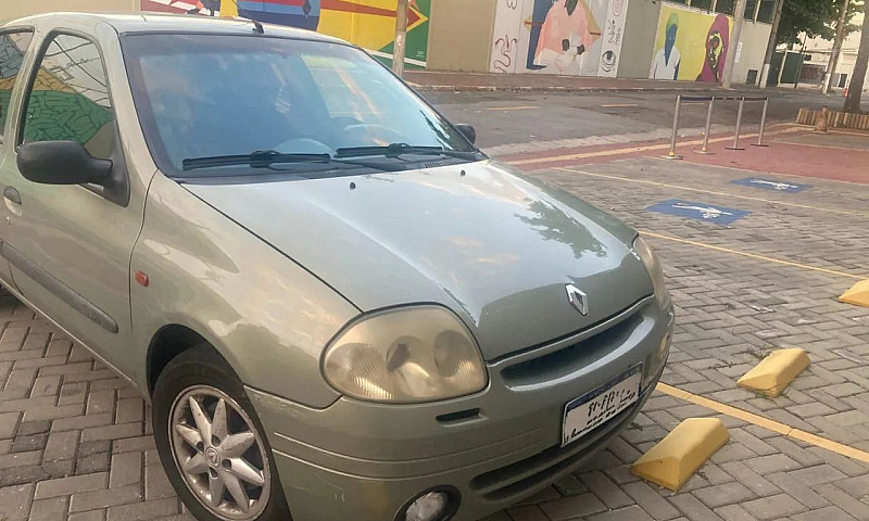 Renault Clio Rt/ Pri...