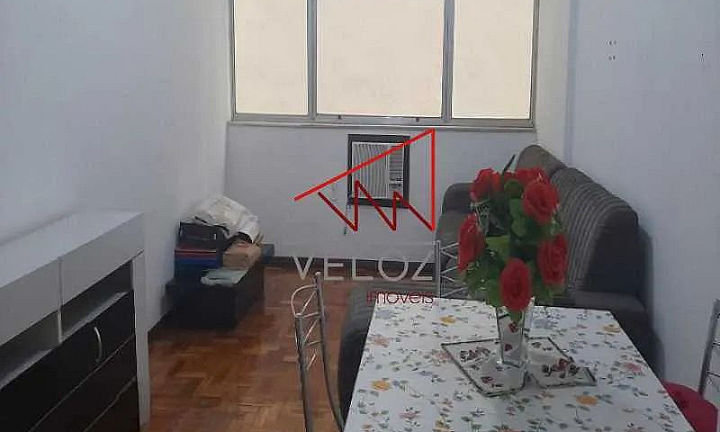 Apartamento-À Venda-...