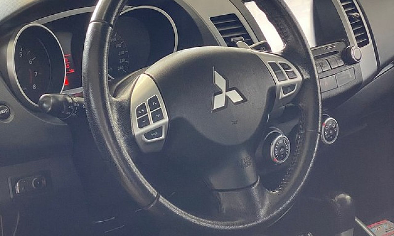 Mitsubishi Outlander...