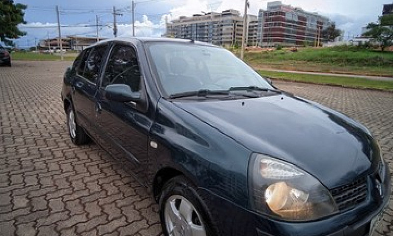 Vendo Clio Sedan 1.6...