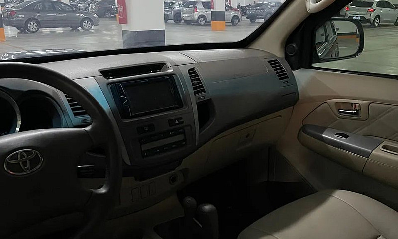 Toyota Hilux Sw4 Srv...