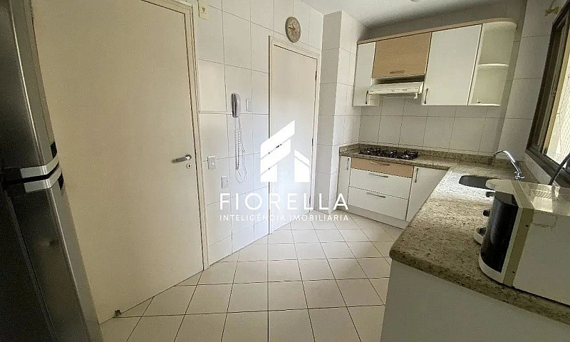 Apartamento Com 03 D...