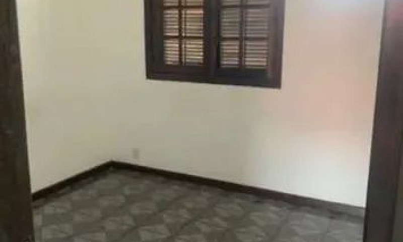 Casa Comercial Estra...