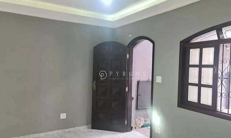 Casa Com 2 Dormitóri...