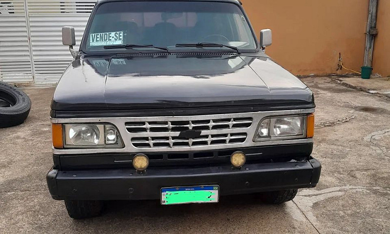 Chevrolet D-20 S 3.9...