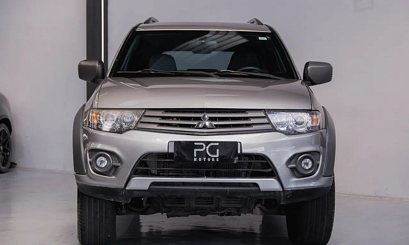 Mitsubishi Pajero Ou...