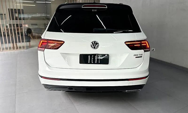 Volkswagen Tiguan R-...