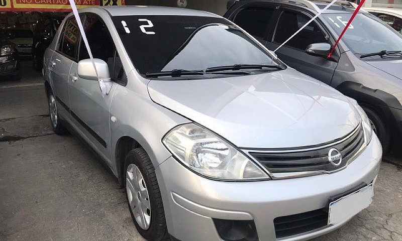 Tiida 2011 Sedan 1.8...