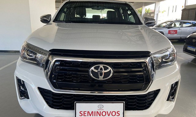 Toyota Hilux Srx 2.8...