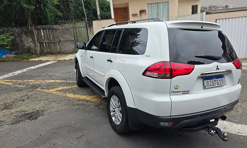 Mitsubishi Pajero Da...