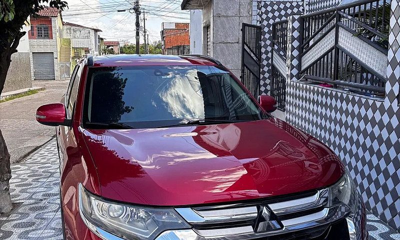 Mitsubishi Outlander...