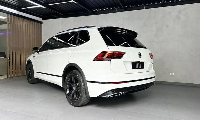 Volkswagen Tiguan R-...