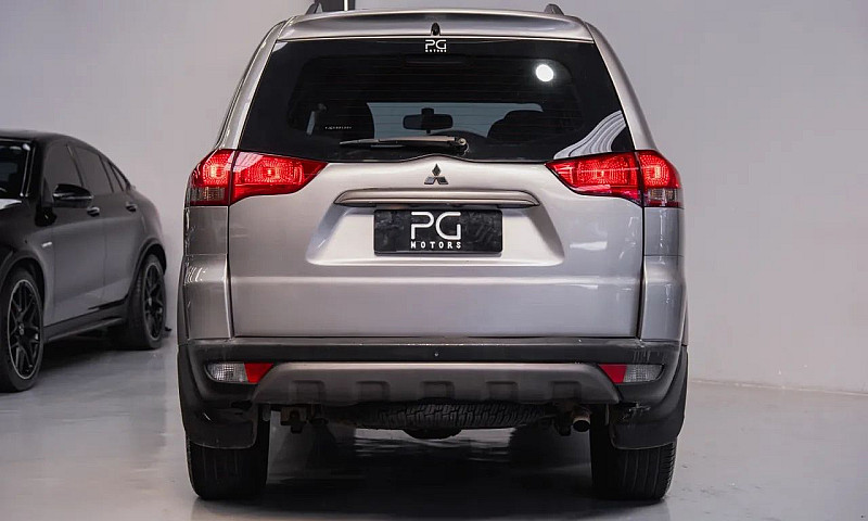 Mitsubishi Pajero Ou...