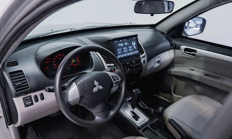 Mitsubishi Pajero Ou...