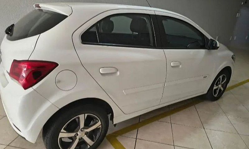 Chevrolet Onix Hatch...
