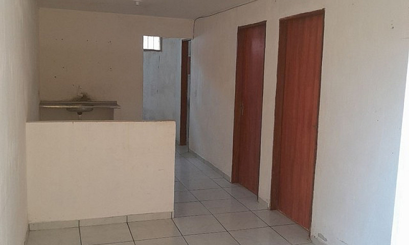 Alugo Casa...
