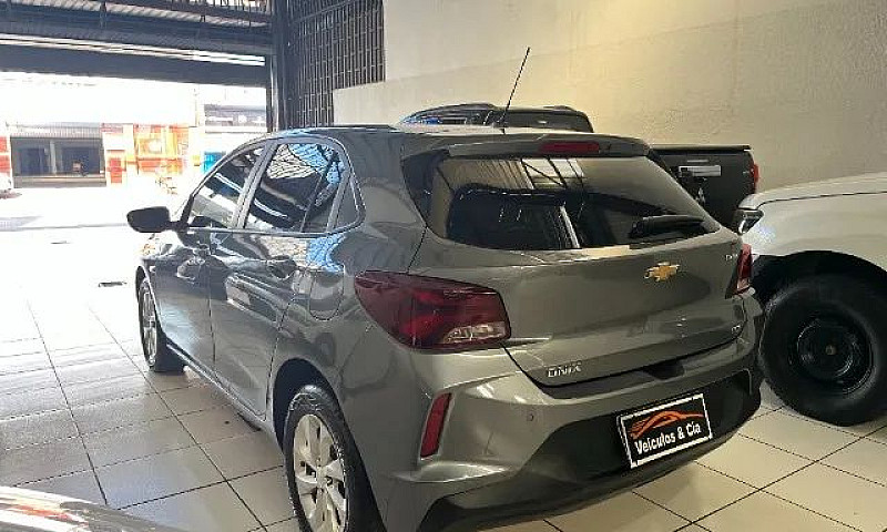 Onix Hatch Ltz 1.0 T...