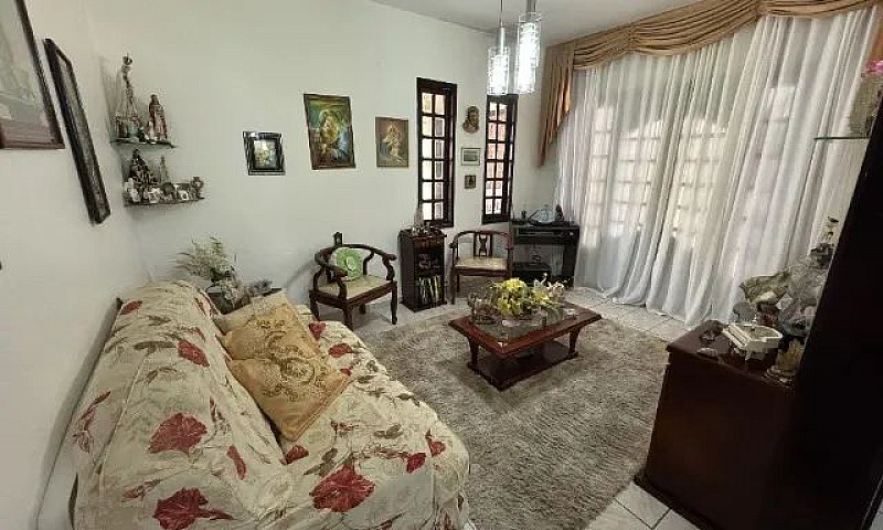 Casa No Joaquim Leão...