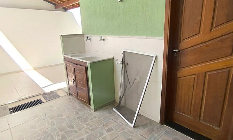 Casa Com 3 Quartos S...