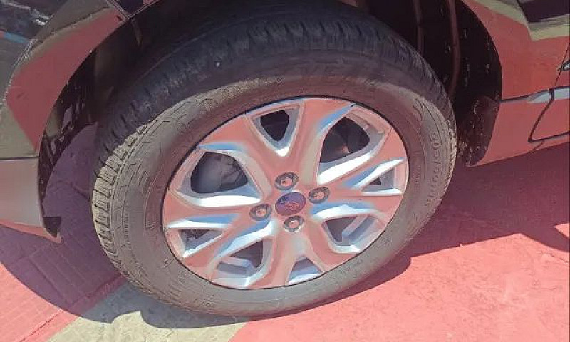 Ford Ecosport Titani...