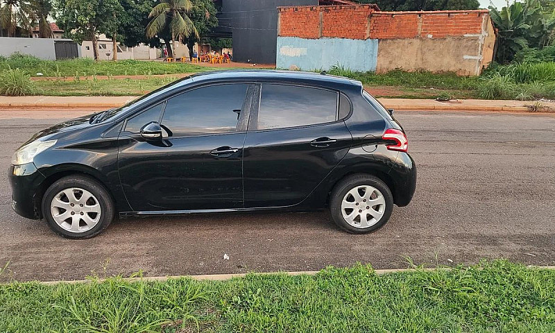 Peugeot 208 1.5, Ano...