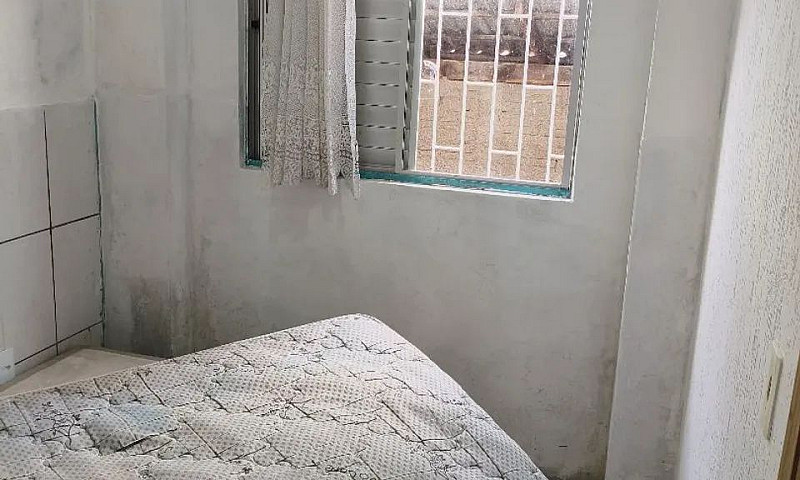 Alugo Pequeno Aparta...