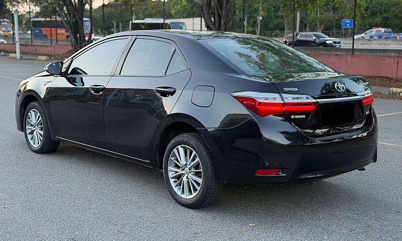 Toyota Corolla Gli 1...