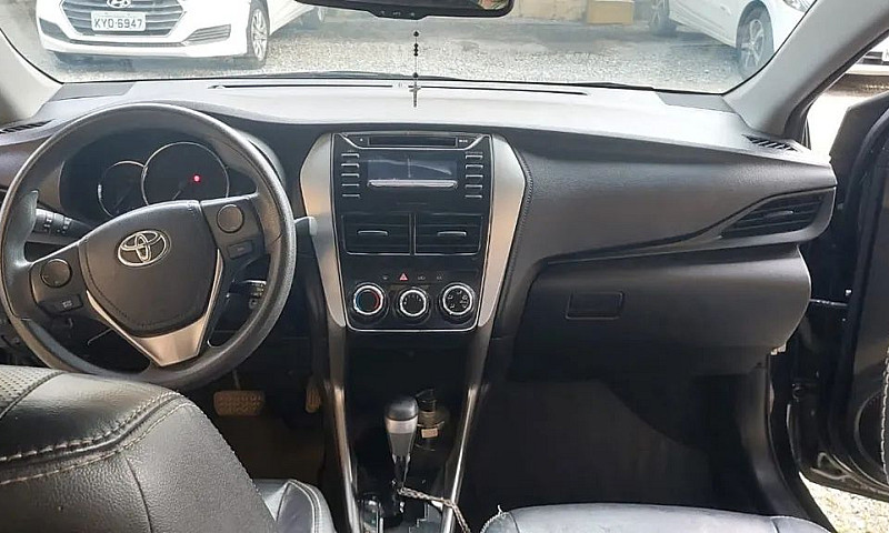 Toyota Yaris Xl Seda...