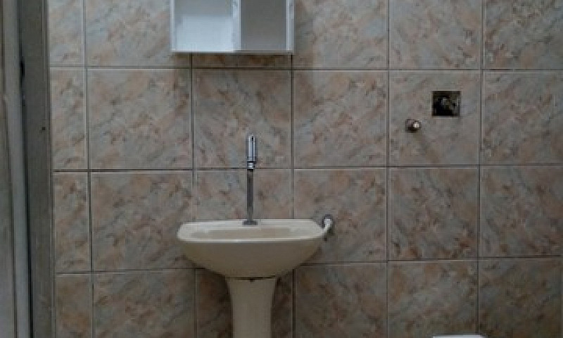 Casa Com  02 Quartos...