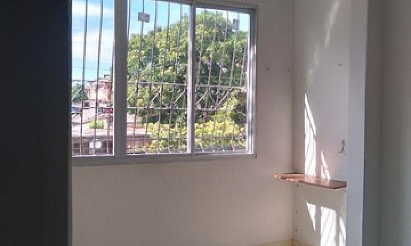 Casa Com  02 Quartos...