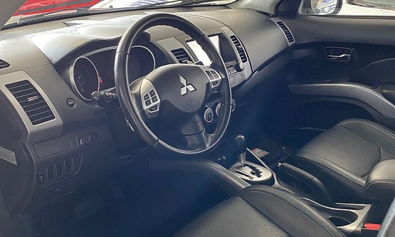Mitsubishi Outlander...