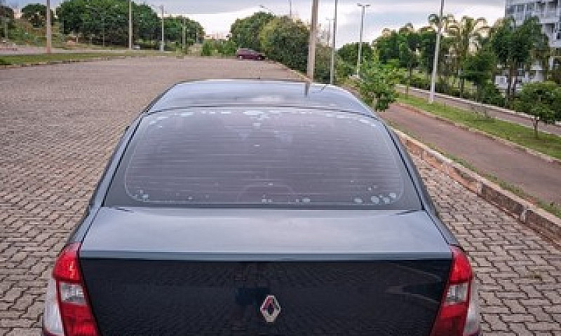 Vendo Clio Sedan 1.6...