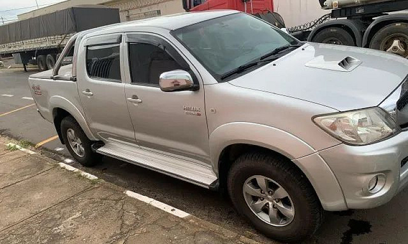 Hilux Srv 4X4...