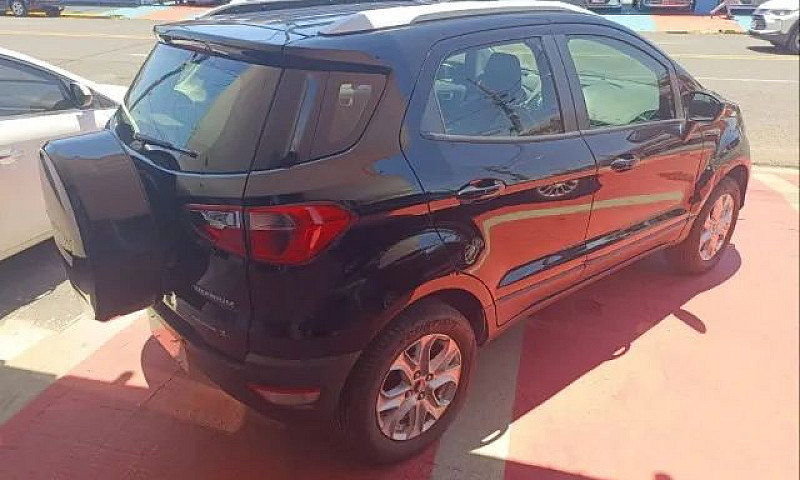 Ford Ecosport Titani...