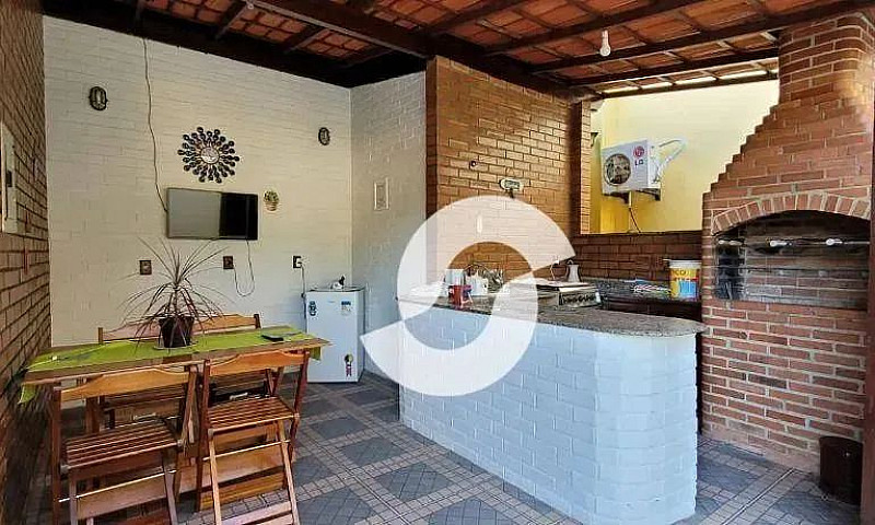 Casa Com 3 Dormitóri...