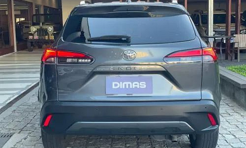 Toyota Corolla Cross...