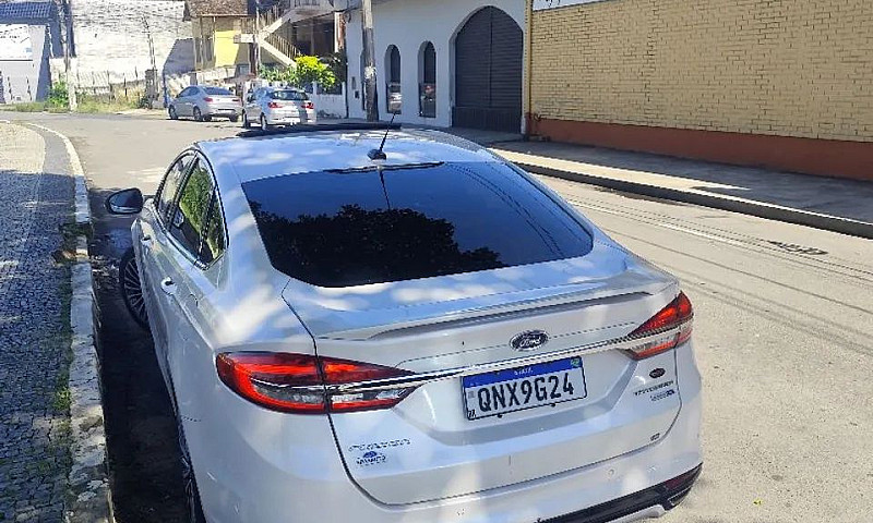 Ford Fusion Titanium...