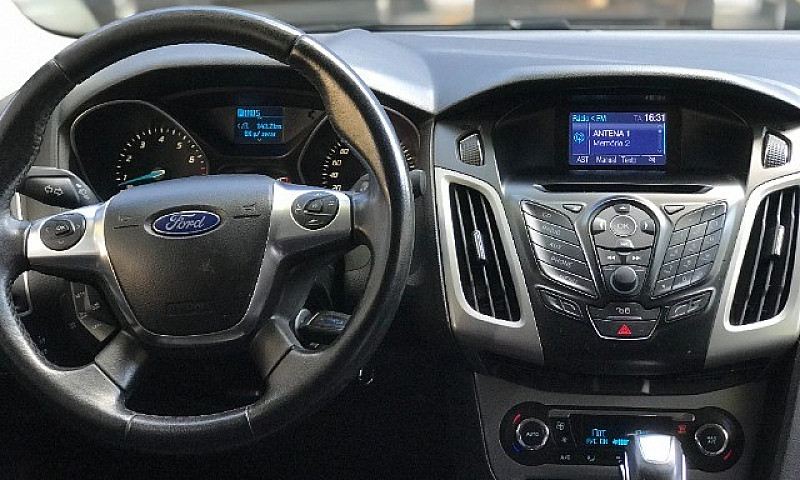 Ford Focus Se At 2.0...