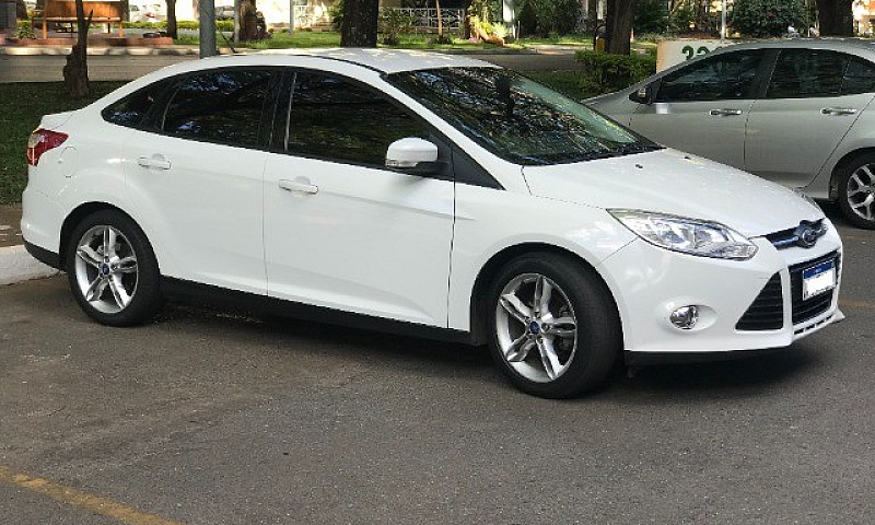 Ford Focus Se At 2.0...