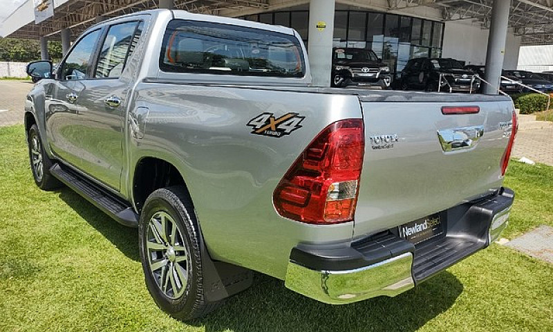 Toyota Hilux 2.8 Srv...