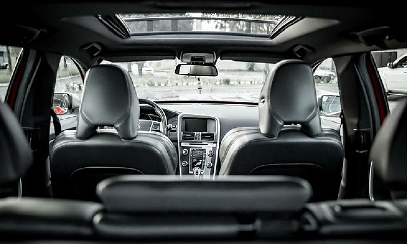 Volvo Xc 60 T5 R-Des...