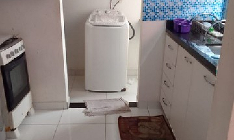 Alugo Quarto/ Divido...