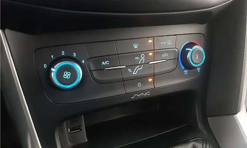 Ford Focus 2018 1.6 ...