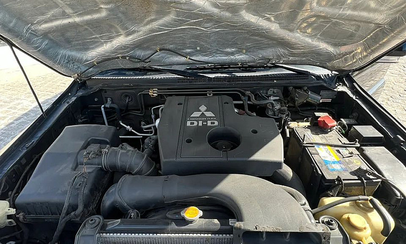 Mitsubishi Pajero Hp...