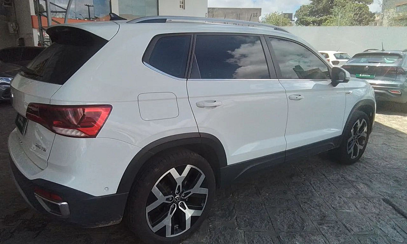 Volkswagen Taos High...