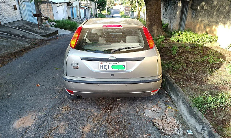 Ford Focus 1.6 S/Se/...