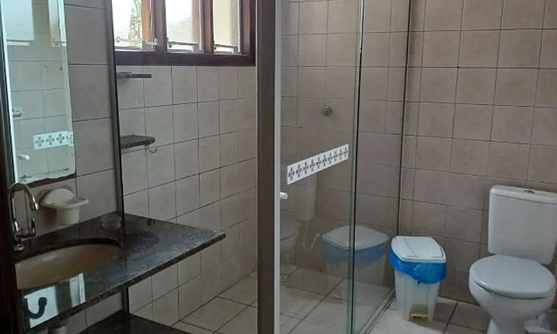 Suíte Com Varanda Na...