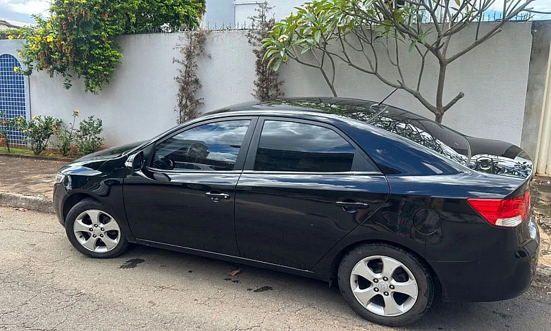 Kia Motors Cerato 1....