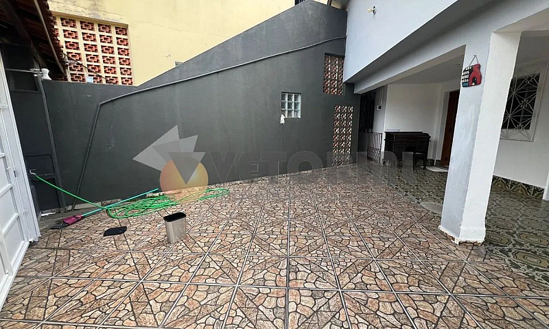 Casa Com 3 Dormitóri...