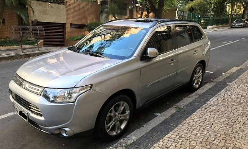 Mitsubishi Outlander...